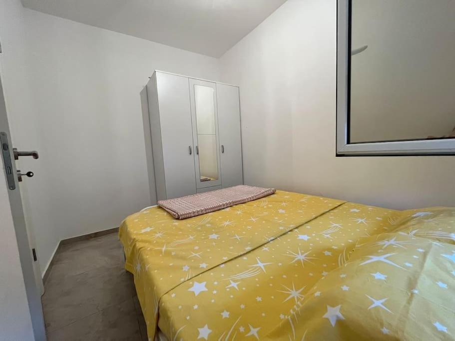 Lovely 1-bedroom In Apartment *